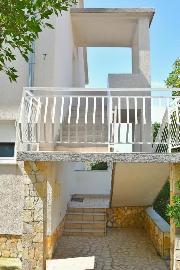 Apartments With A Parking Space Smrika, Kraljevica - 15709 Dış mekan fotoğraf